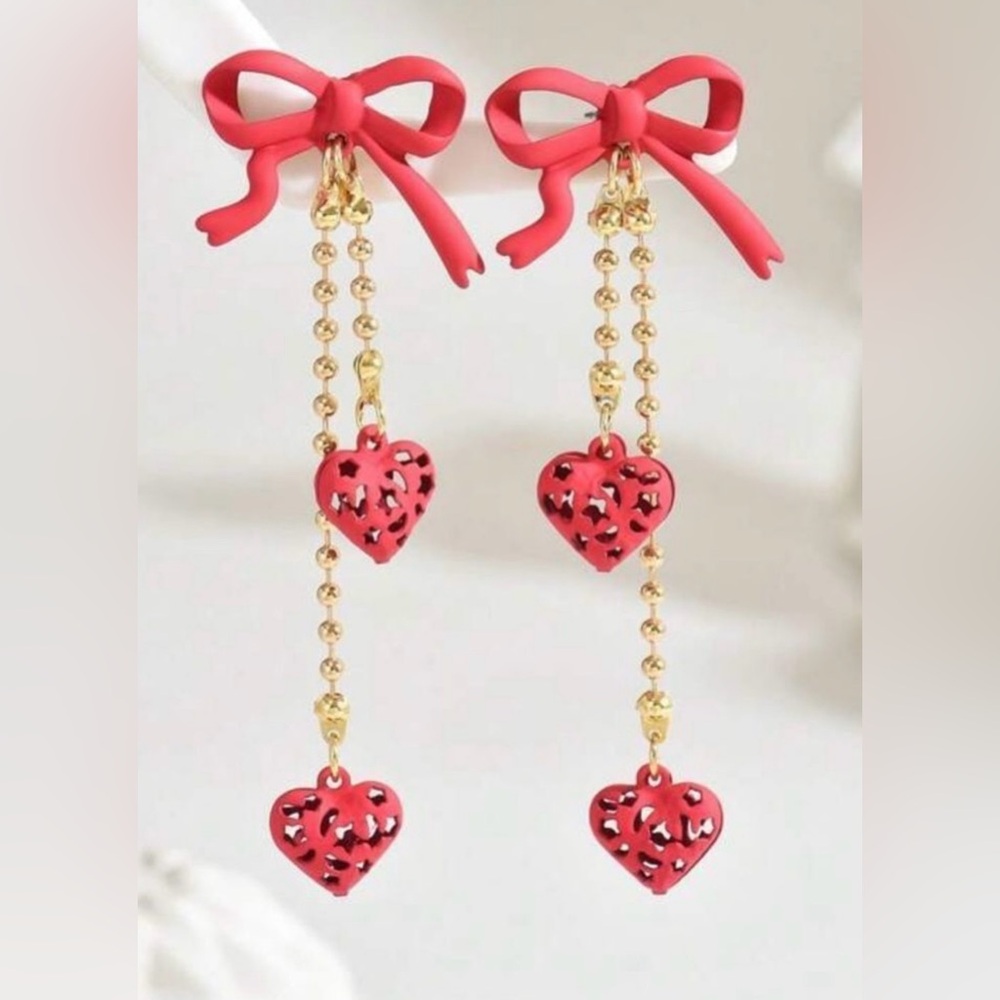 Pair of Red Bow and Heart Dangle Earrings - Picture 3 of 4